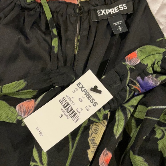 Express high neck waist defined top NWT - Picture 4 of 5